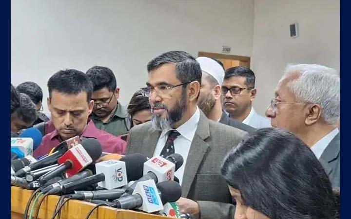 বুধবার সকাল থেকে ব্যালট পেপার কেন্দ্রে কেন্দ্রে পৌঁছাবে : ইসি সানাউল্লাহ