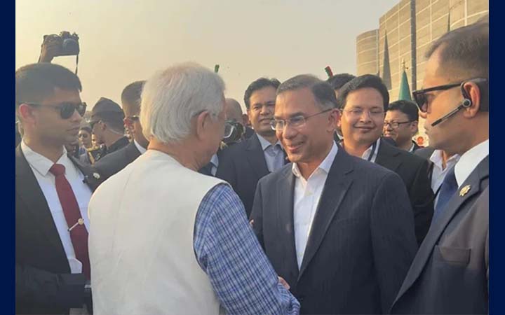 নবনির্বাচিত প্রধানমন্ত্রীর সঙ্গে শুভেচ্ছা বিনিময় বিদায়ী প্রধান উপদেষ্টার