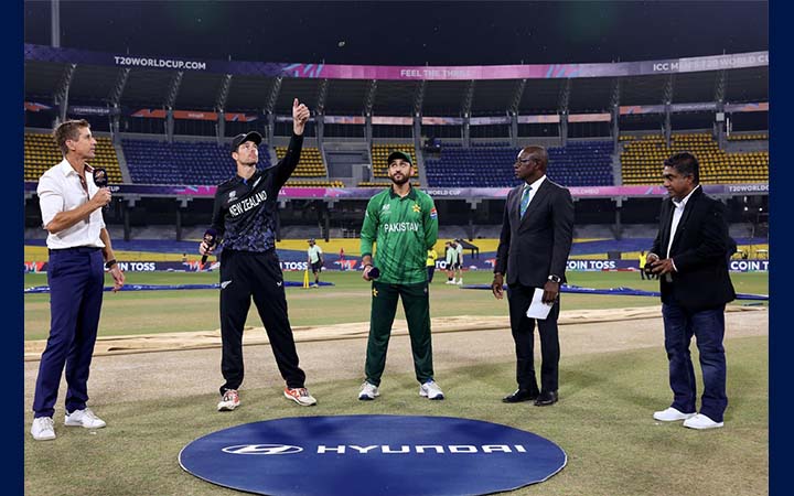 সুপার এইটে নিউজিল্যান্ডের বিপক্ষে ব্যাটিংয়ে পাকিস্তান