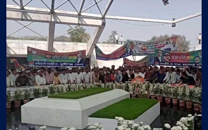 প্রতিষ্ঠাবার্ষিকীতে জিয়াউর রহমান ও খালেদা জিয়ার সমাধিতে মৎস্যজীবী দলের শ্রদ্ধা