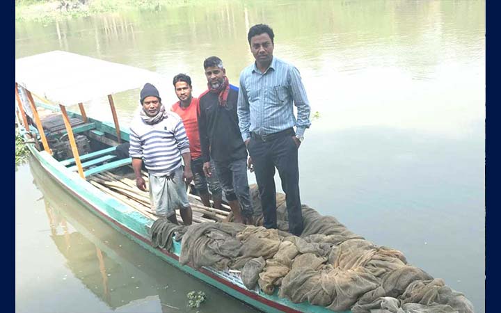 হালদা নদীতে সাড়ে ৩ হাজার মিটার অবৈধ জাল জব্দ