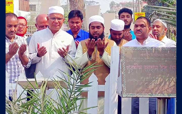 খালেদা জিয়ার মা-বাবা ও বোনের কবর জিয়ারত করলেন সমাজকল্যাণমন্ত্রী