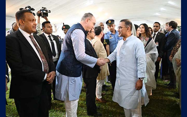 কূটনীতিকদের সঙ্গে ইফতার করলেন প্রধানমন্ত্রী