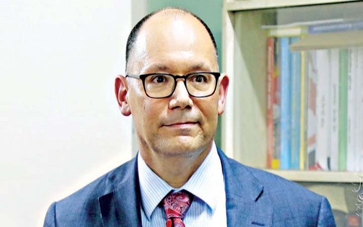 পিটার হাসকে পেটানোর হুমকি : মামলার আবেদন খারিজ