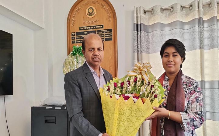মালয়েশিয়ায় ইয়ুথ লিডারশিপ সামিটে বশেমুরবিপ্রবি শিক্ষার্থী নাওমি