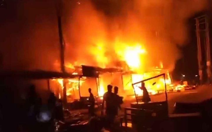 নোয়াখালীতে আগুনে ১৬ দোকান পুড়ে ছাই