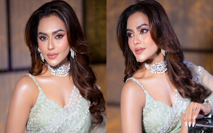 মৌসুমের প্রিয় রঙে নুসরাত ফারিয়া