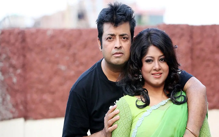 ‘কন্ট্রাক্ট ম্যারেজ’ নিয়ে বিতর্ক, ওমর সানি-মৌসুমীর তীব্র প্রতিবাদ