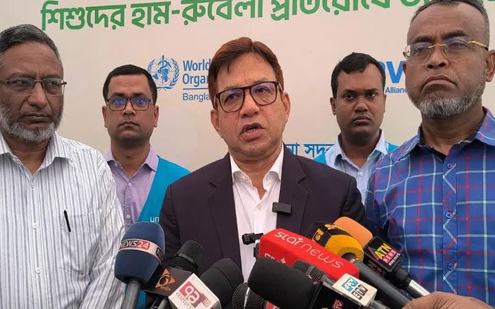 পাবনায় হাম-রুবেলার বিশেষ টিকাদান কর্মসূচির উদ্বোধন