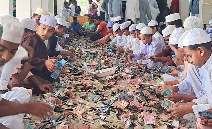 পাগলা মসজিদের দানবাক্সে মিললো ২৮ বস্তা টাকা