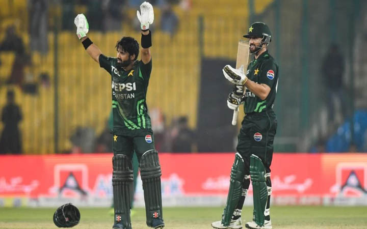 ইতিহাস গড়ে ফাইনালে পাকিস্তান