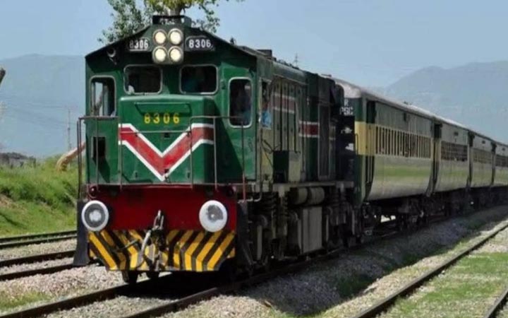 ঈদ উপলক্ষে পাকিস্তানে ট্রেনের ভাড়া ২০ শতাংশ কমল