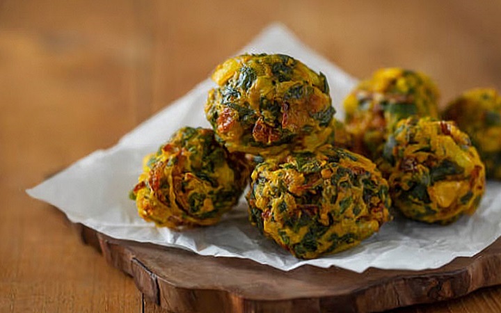 রেসিপি: পেঁয়াজ কলির পাকোড়া