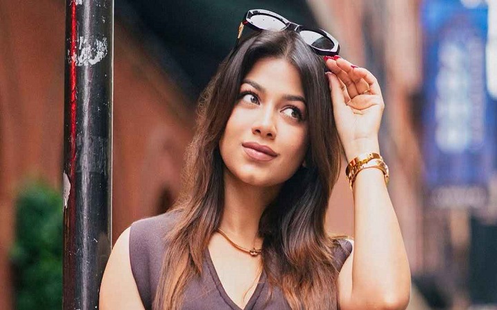 বকেয়া পারিশ্রমিক শোধ করছেন না পরিচালক, অভিযোগ পারসা ইভানার