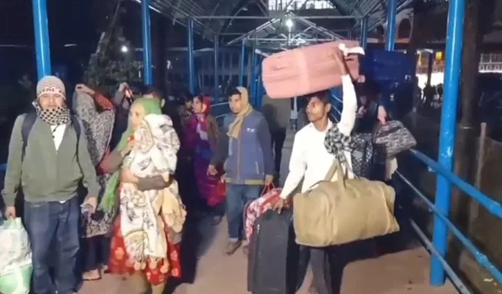 বরিশালের সঙ্গে সারা দেশের নৌ চলাচল বন্ধ ঘোষণা