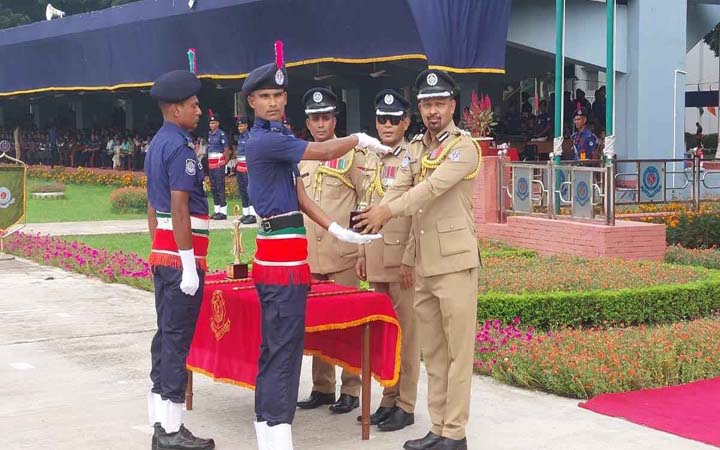 রাজশাহীর পুলিশ একাডেমিতে সমাপনী কুচকাওয়াজ অনুষ্ঠিত