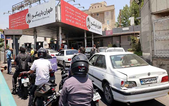 ইরানের ক্ষেপণাস্ত্র হামলা, তেহরান ছেড়ে পালাচ্ছে মানুষ