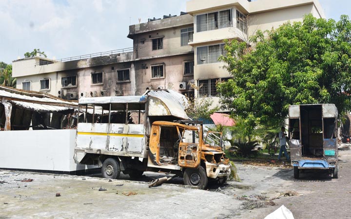 রাজবাড়ীতে জুটমিলে আগুন,অজ্ঞাত ৪০০ জনের নামে মামলা