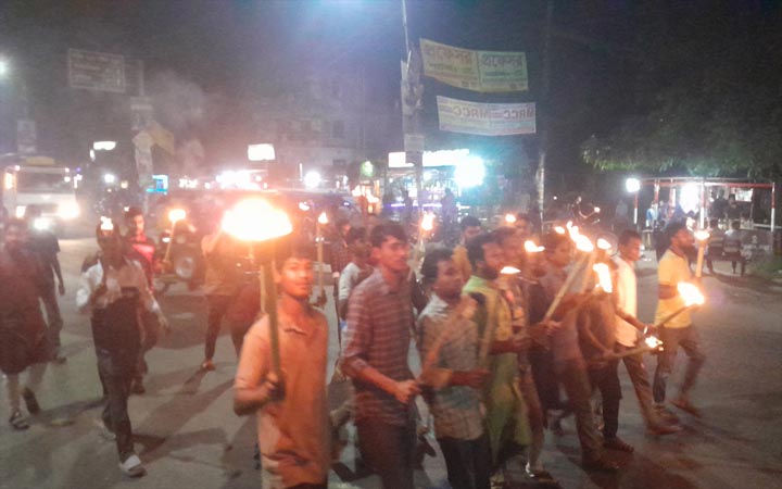 তিস্তা মহাপরিকল্পনা বাস্তবায়নের দাবিতে বেরোবিতে মশাল মিছিল