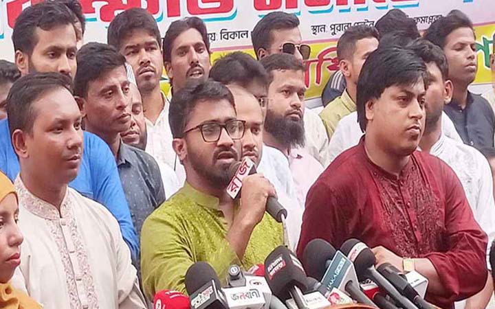 ‘নির্বাচনের জন্য ক্ষমতায় বসিনি’ বলে পার পাবেন না: রাশেদ খান