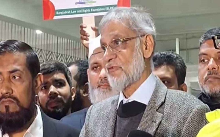 দীর্ঘ ১১ বছর পর দেশে ফিরে যা বললেন ব্যারিস্টার রাজ্জাক