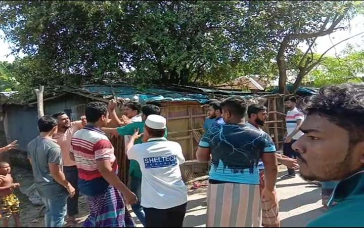 পরীক্ষা দিতে এসে মেসের সিট নিয়ে ইবি শিক্ষার্থীদের মারামারি