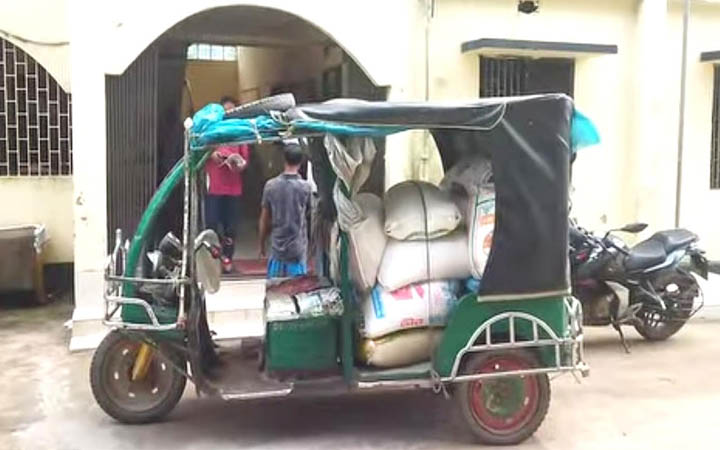 ব্রাহ্মণবাড়িয়ায় বাজার থেকে ৬০০ কেজি সরকারি চাল জব্দ