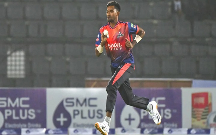 রিপনের হ্যাটট্রিক, ১৩১ রানে গুটিয়ে গেল ঢাকা