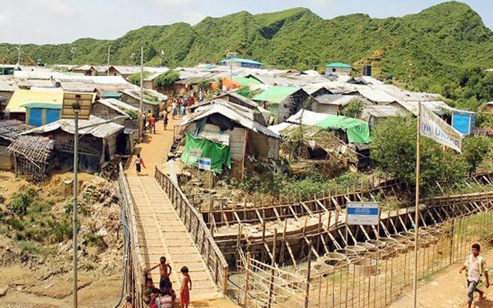 রোহিঙ্গা ক্যাম্পে পুলিশের সঙ্গে ডাকাতদের গোলাগুলি