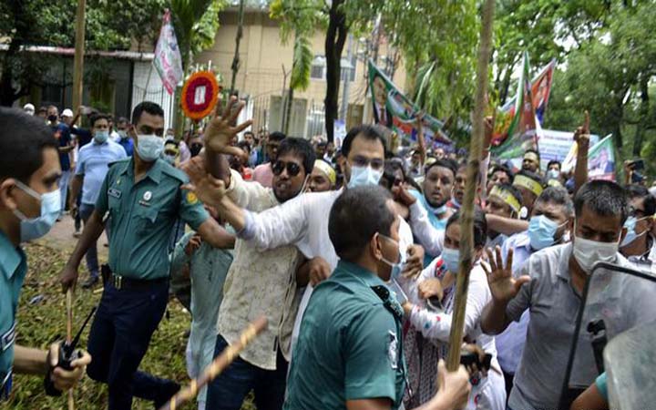 চন্দ্রিমা উদ্যানে বিএনপি-পুলিশ সংঘর্ষের ঘটনায় ৩ মামলা