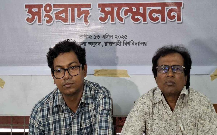 নববর্ষে রাবি অধ্যাপকের ৩০০ ফুট দৈর্ঘ্যের স্ক্রলচিত্র প্রদর্শনী