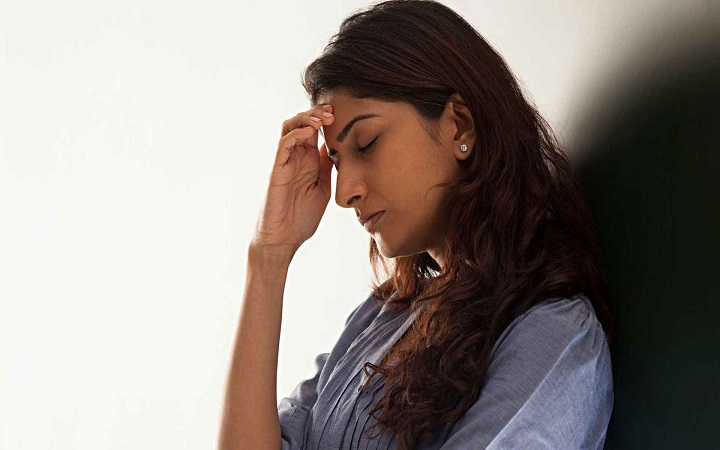 অকারণে মুড অফ? মন ভালো করুন এসব উপায়ে