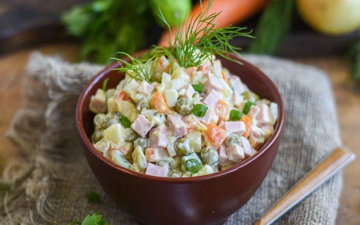 ইফতারে স্বাস্থ্যকর রাশিয়ান সালাদ