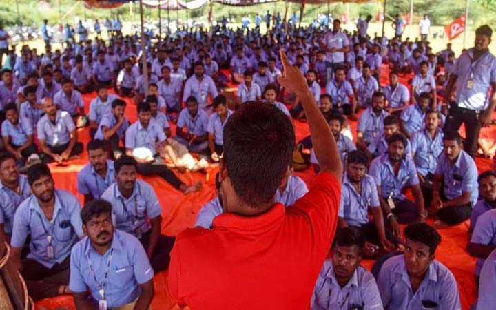 ১১ দিন ধরে আন্দোলনে স্যামসাং ইন্ডিয়ার কর্মীরা