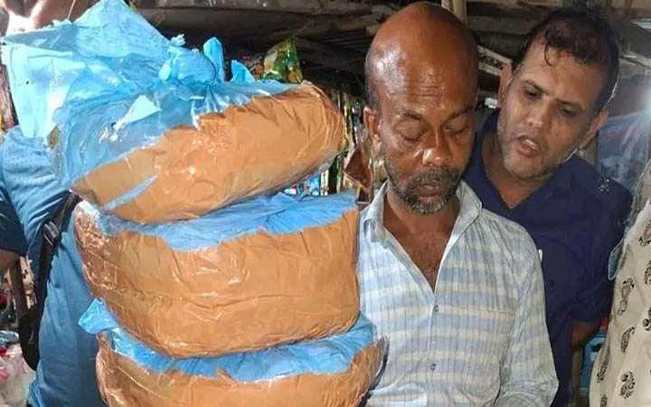 জাজিরায় পুলিশের অভিযান, গাঁজাসহ মাদক কারবারি আটক