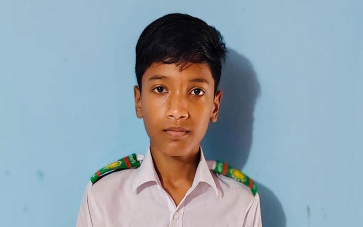 সাতক্ষীরায় শিক্ষকের থাপ্পড়ে কানের পর্দা ফাটল ছাত্রের