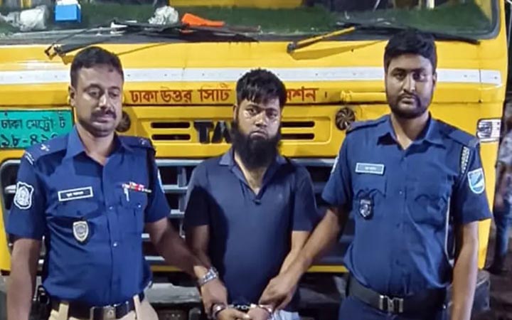 আমিন বাজারে ল্যান্ডফিলের ৮০০ লিটার তেল পাচারের চেষ্টা