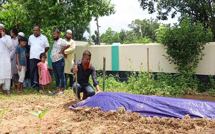 মাইলস্টোন ট্র্যাজেডি: সাভারে লামিয়া আক্তার সোনিয়ার দাফন