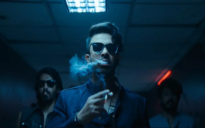 ‘রকস্টারে’ ভিন্ন ও বিধ্বংসী লুকে শাকিব খান
