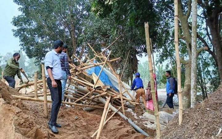 অবৈধ বালু উত্তোলন, অভিযানে ৪০ মিনি ড্রেজার ও পাইপ ধ্বংস