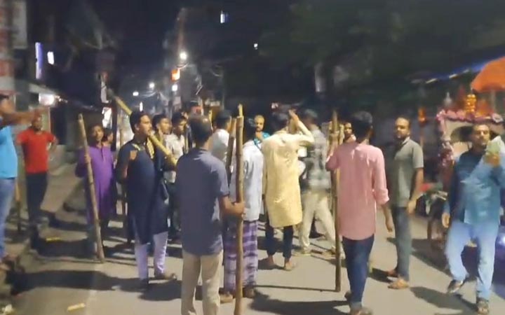 নুরুল হক নুরের ওপর হামলার প্রতিবাদে শেরপুরে লাঠি মিছিল