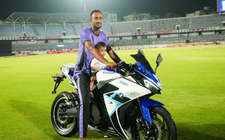 সেই ‘বিশেষ পুরস্কার’ পেলেন শরিফুল