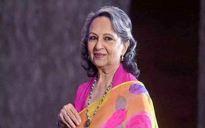 ইসলাম গ্রহণের পর শর্মিলা ঠাকুরের নাম কী রাখা হয়?