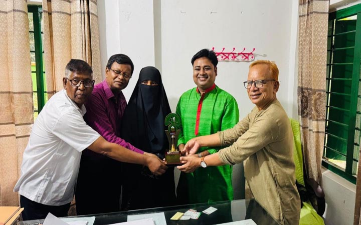 বৃক্ষরোপণে জাতীয় পুরস্কার পেলেন সিরাজগঞ্জের পলাশ