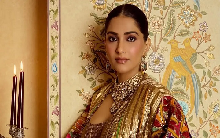 সোনমের দ্বিতীয় ছেলের ছবি প্রকাশ