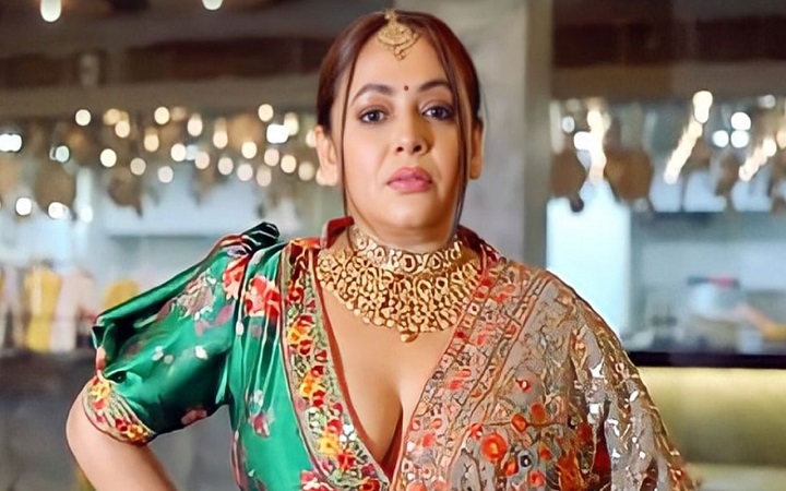 নিজের এলাকায় পূজা উদযাপন নিয়ে ক্ষুব্ধ শ্রীলেখা