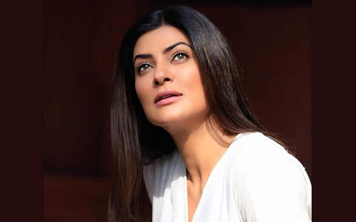 শুটিংয়ে সুস্মিতাকে স্পর্শের সময় নিয়ন্ত্রণ হারান অভিনেতা