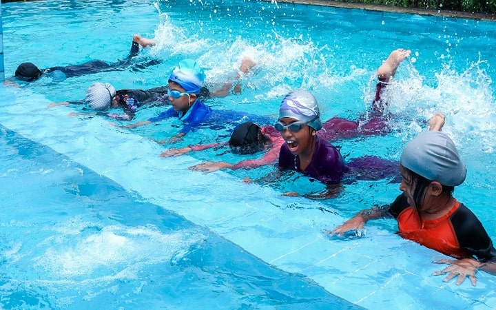 গোল্ডেন টিউলিপে সাঁতার প্রশিক্ষণ কর্মসূচি