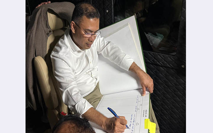 জাতীয় স্মৃতিসৌধের পরিদর্শন বইতে যা লিখলেন তারেক রহমান