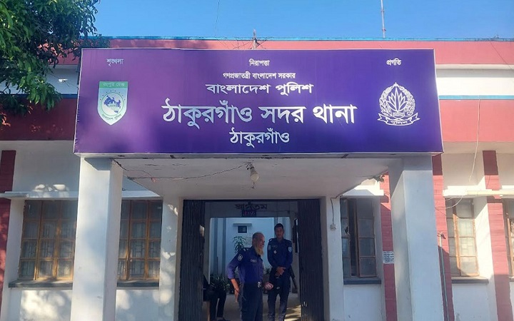 ঘন কুয়াশায় ঠাকুরগাঁওয়ে বাস-লরির সংঘর্ষ, আহত ৭